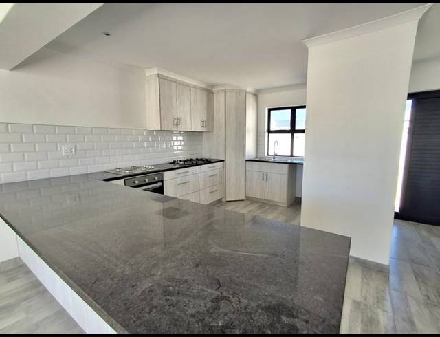 3 BEDROOM PROPERTY TO RENT IN BRITANNIA BAY